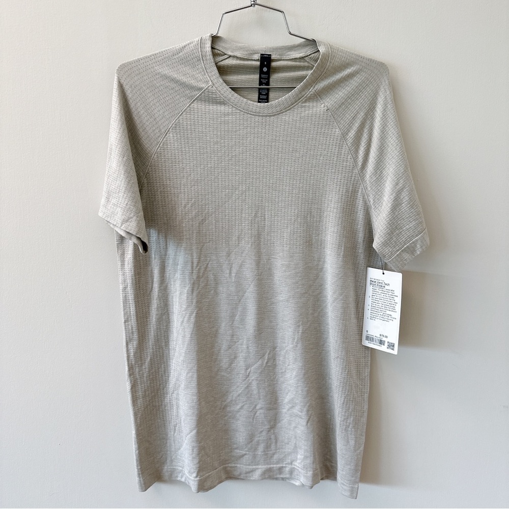 NWT Lululemon Metal Vent Short Sleeve Shirt Size S